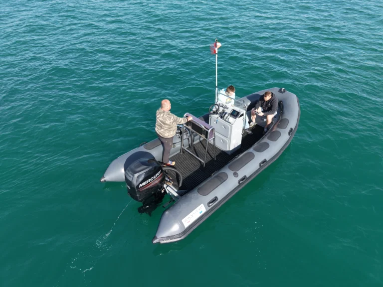 Location semi-rigide Valiant DR 570 en baie de Saint-Brieuc